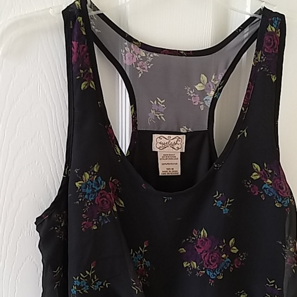 Women's Sleeveless Sheer Lined Casual Dress - Picture 5 of 8